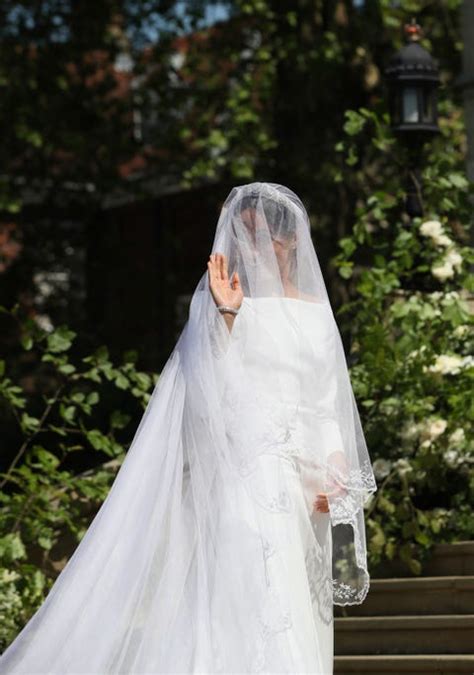 borsa givenchy meg n markle|First Full Look at Meghan Markle's Givenchy Royal Wedding .